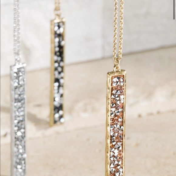 🦄 Host Pick 🦄 Glitter Stone Bar Pendant Necklace Silver - Picture 3 of 3